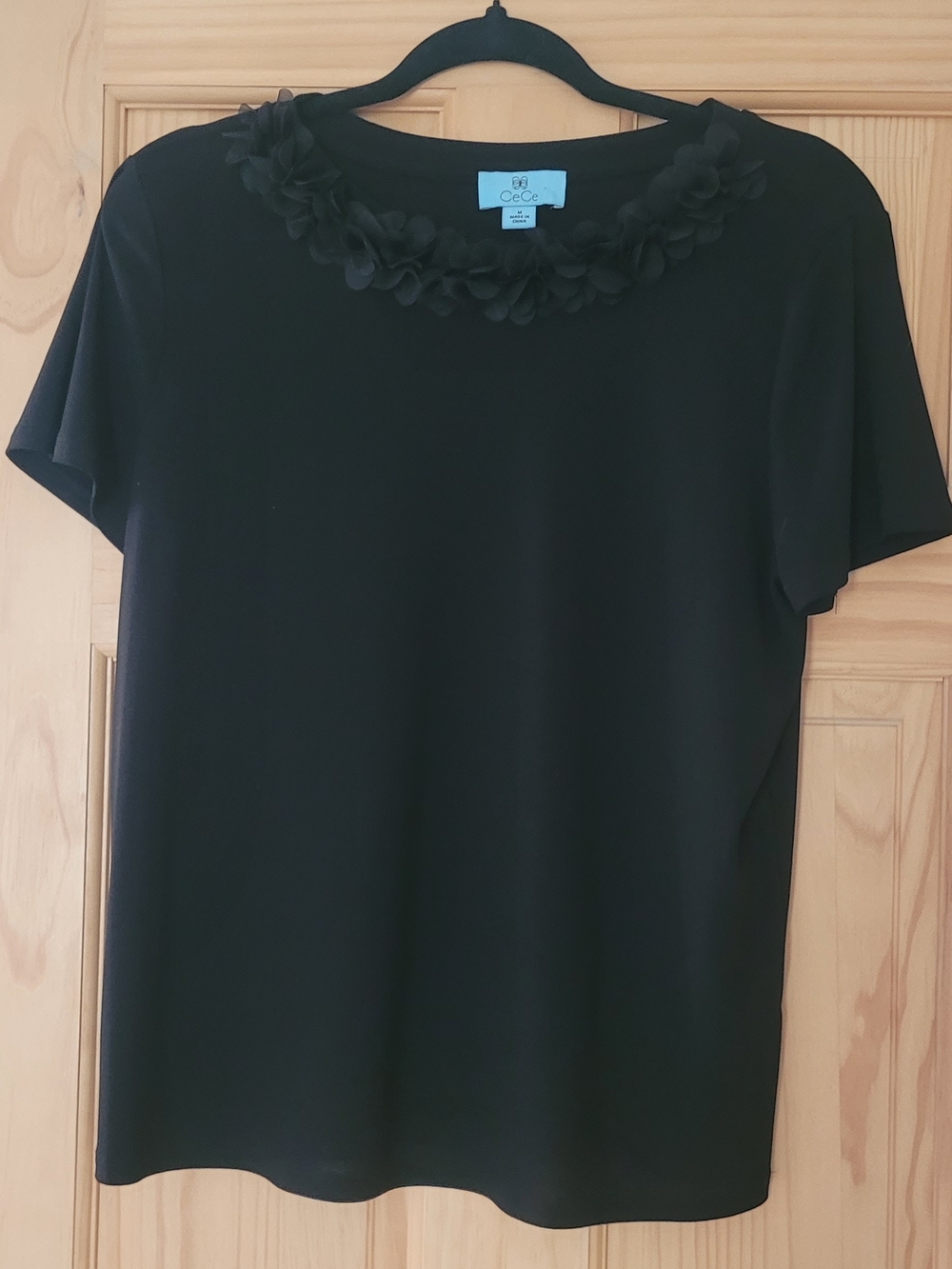 CeCe Black Floral Trim Short Sleeve Top